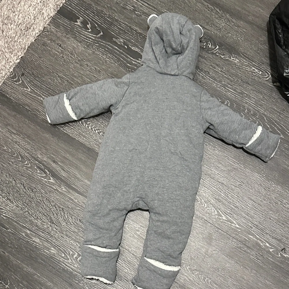 GAP Gray Hooded Kids Footie‎